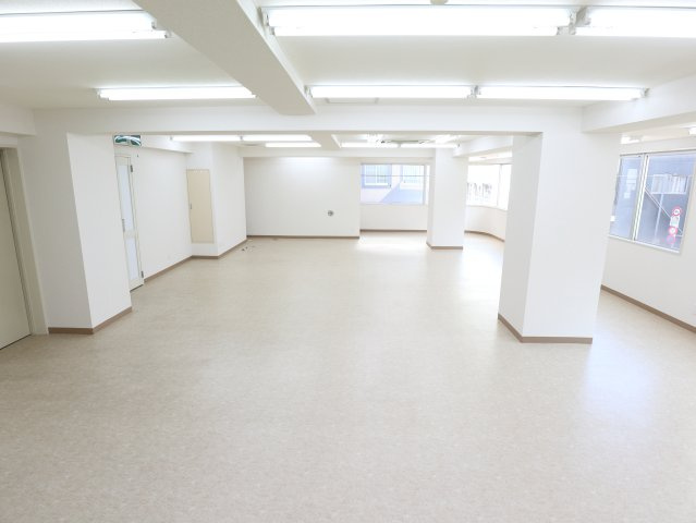 石山ビルの内装