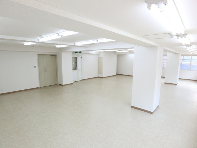 石山ビルの内装