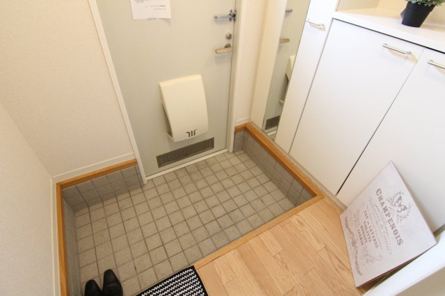 シャテロ日吉の玄関
