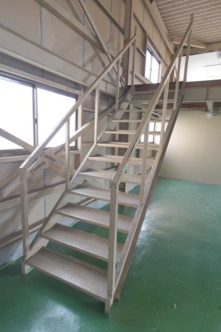 高丘北2丁目倉庫の内装