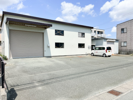 高丘北2丁目倉庫の駐車場