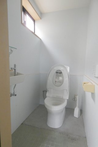 高丘北2丁目倉庫のトイレ