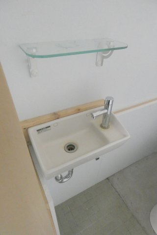 高丘北2丁目倉庫の洗面所