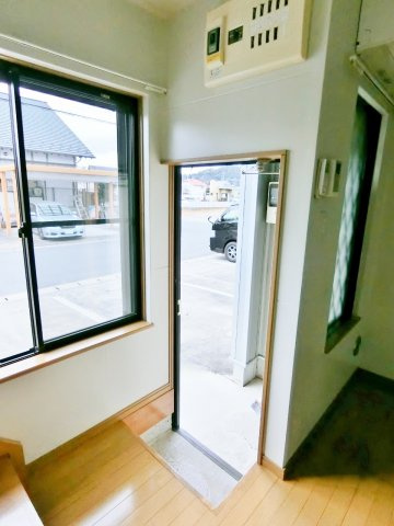 FROM-2の玄関|他の部屋の写真になりますので異なる場合が御座いますがご了承下さい。