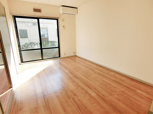 スカイハイツの居間・リビング