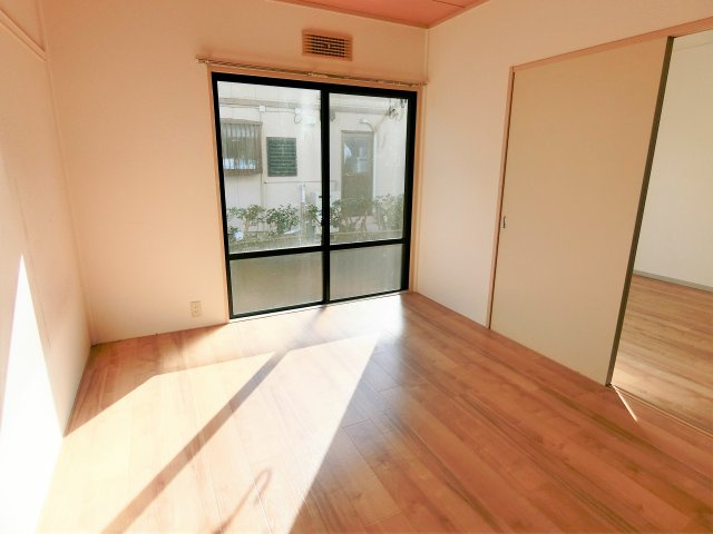 スカイハイツの居間・リビング