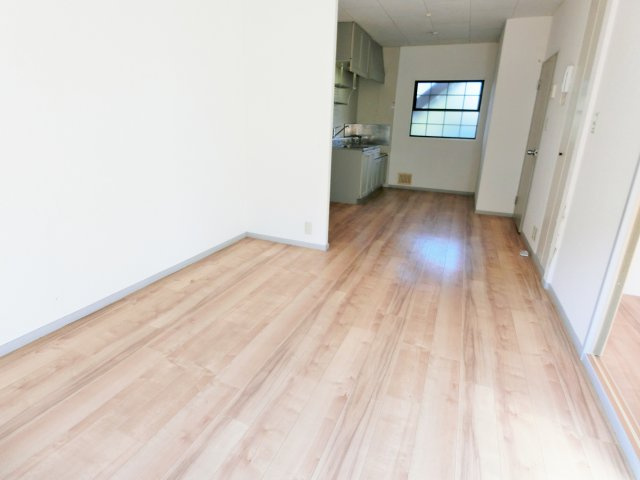 スカイハイツの居間・リビング