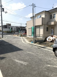【前面道路含む現地写真】