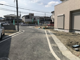 【前面道路含む現地写真】