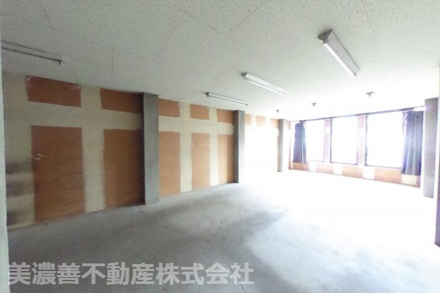 ５８０７８　岐阜市神田町事業用の内装