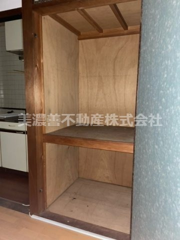 ５８０７８　岐阜市神田町事業用の収納