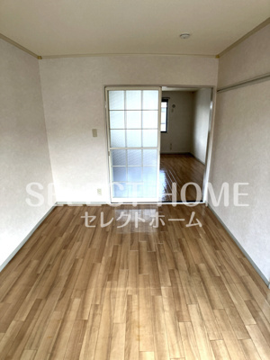 【寝室】 | セジュール白峯B | 広くて明るい寝室
