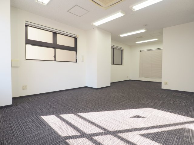 ＫＳＹビルの内装