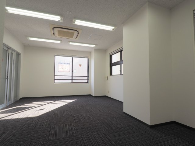 ＫＳＹビルの内装
