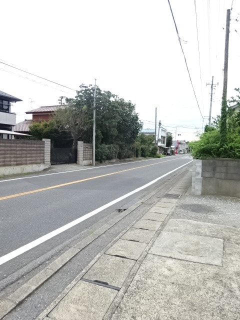 日秀倉庫付き事務所の周辺