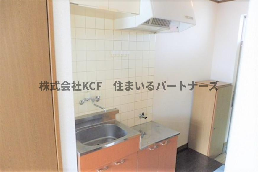 トマトハイツのキッチン|コンパクトなキッチンで掃除もラクラク