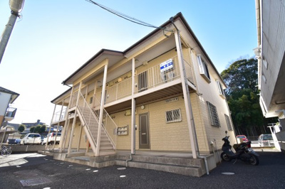 【外観】 | 和光市新倉１丁目　売アパート | 平成17年4月築　2LDK　6室　日当たり良好です。