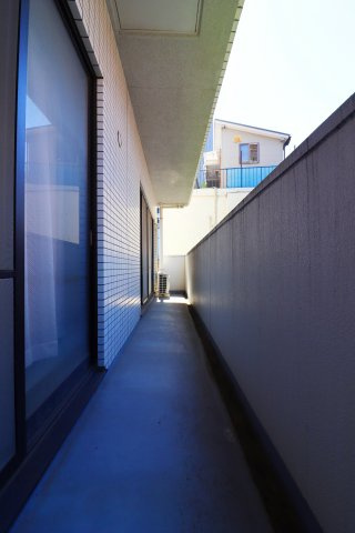 【バルコニー】 | ライフコア押上 3F | 南西向きワイドバルコニー。日当たり良好です。