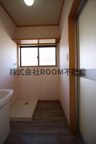 ヴィラージュ榎堀の洗面所|コンパクトで使いやすい洗面所