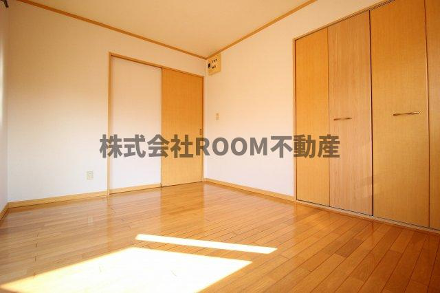 ヴィラージュ榎堀の洋室|使い勝手のいい洋室です