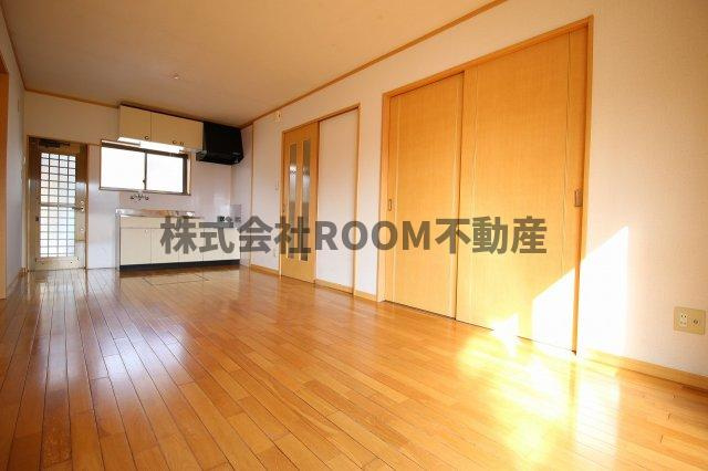 ヴィラージュ榎堀の居間・リビング|ゆったり過ごせるリビングです