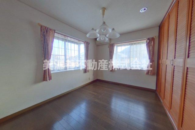 ５８０１８　岐阜市大蔵台中古戸建ての洋室