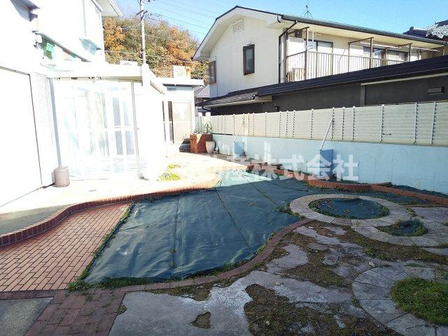 ５８０１８　岐阜市大蔵台中古戸建ての庭