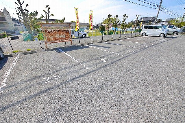 大西モータープールの外観