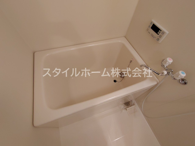 【浴室】 | スタジオ・アミ | 別部屋写真です。