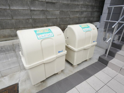 【その他共用部分】 | フラッティ花園春日 | ダストボックスあり