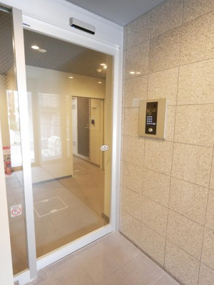 【エントランス】 | フラッティ花園春日 | オートロックあり