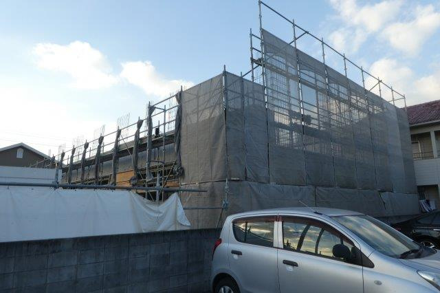 総社市駅前２丁目の賃貸マンションの外観|建築現場