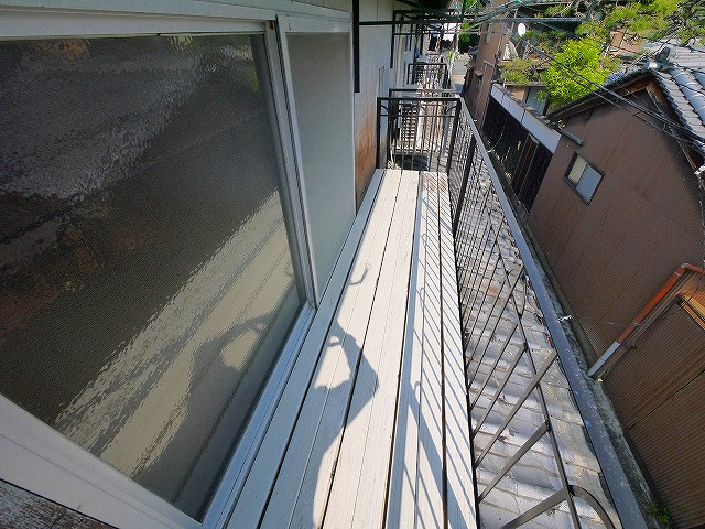 北袋町貸家のバルコニー