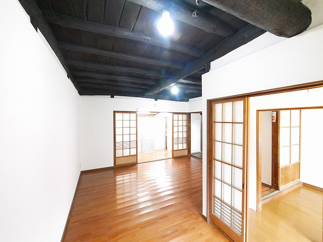 北袋町貸家の居間・リビング