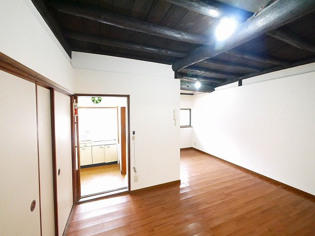 北袋町貸家の居間・リビング