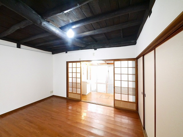 北袋町貸家の居間・リビング