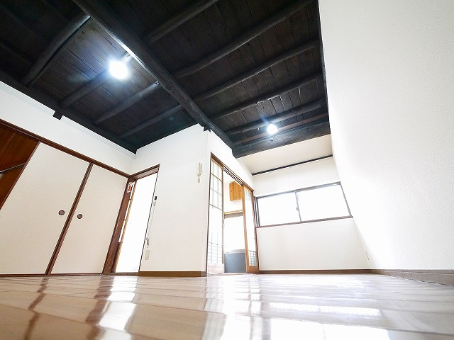 北袋町貸家の居間・リビング