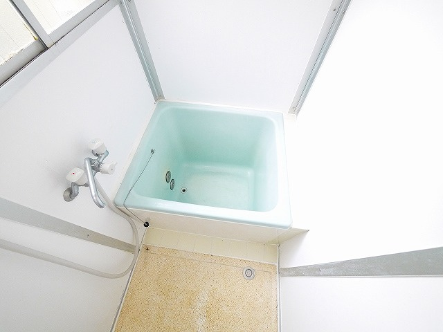 北袋町貸家の浴室