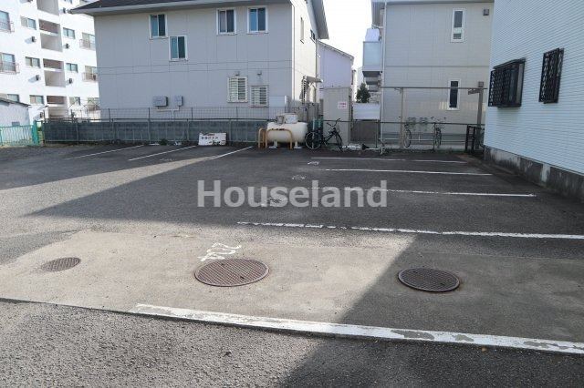 ニューあおいの駐車場