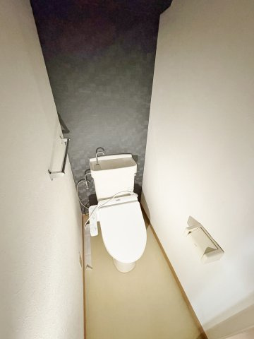東村山市萩山町２丁目の賃貸マンションのトイレ