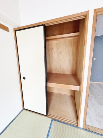東村山市萩山町２丁目の賃貸マンションの収納