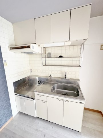 東村山市萩山町２丁目の賃貸マンションのキッチン
