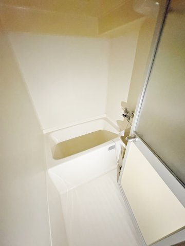 東村山市萩山町２丁目の賃貸マンションの浴室