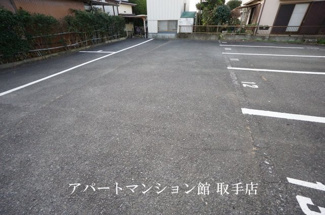 【駐車場】
