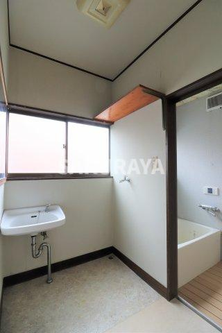 挽野方貸家の洗面所|現況と異なる場合があります。