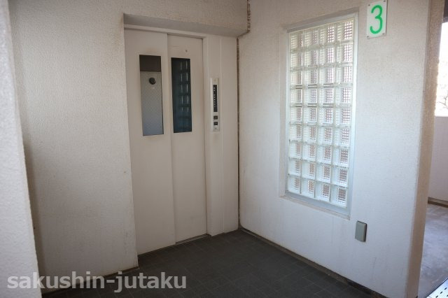 サクラパーク大久保２号棟のその他共用部分|エレベーター停止階