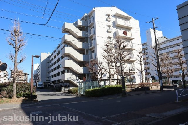 サクラパーク大久保２号棟の外観|サクラパーク大久保２号棟　３階部分　子育て世代に住みやすい環境　フラット３５S適合　住まい給付金・住宅ローン減税適合　