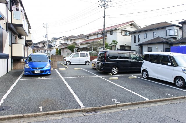 ベルフレールAの駐車場