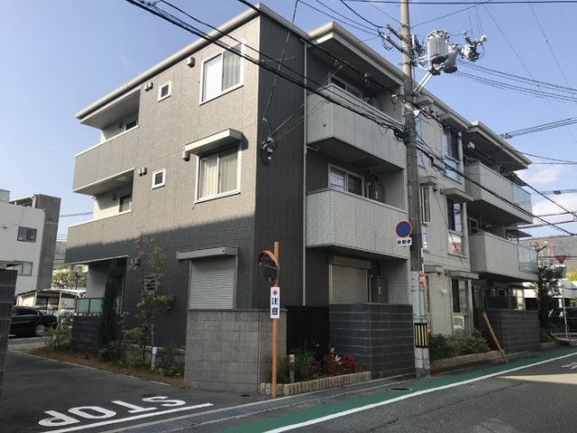 箕面市牧落３丁目のアパートの外観