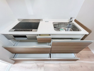 【キッチン】 | casa bonheur | システムキッチン（2口IH・1口ラジエント・グリル付）